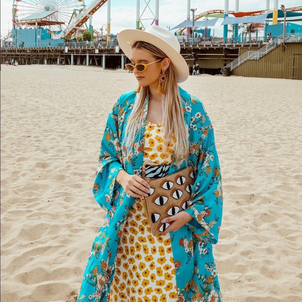 Lulus satin floral kimono